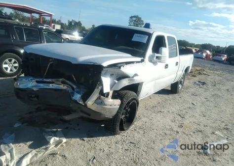 2004 Chevrolet Silverado 2500Hd Ls z USA, uszkodzony, nr VIN 1GCHK23124F141460